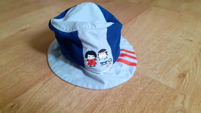 Bob / chapeau adidas bleu