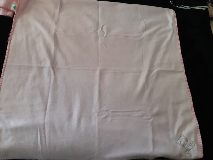 Lot 2 couvertures rose bébé - photo numéro 2