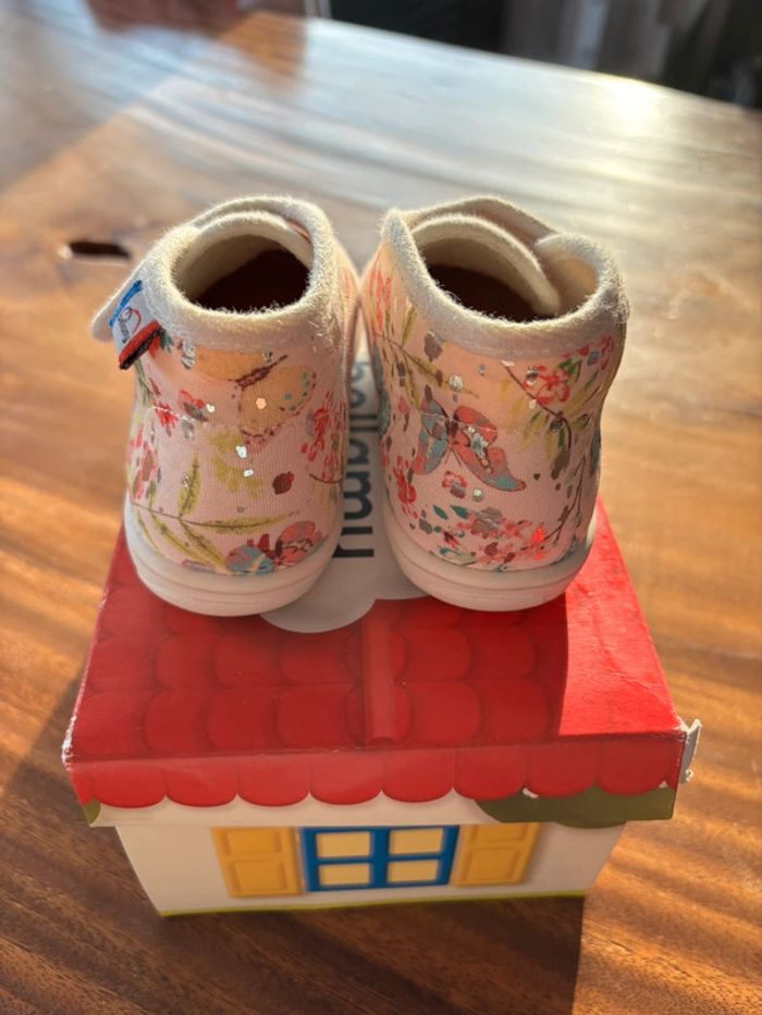 Chaussons Bellamy pointure 25 neuf - photo numéro 3