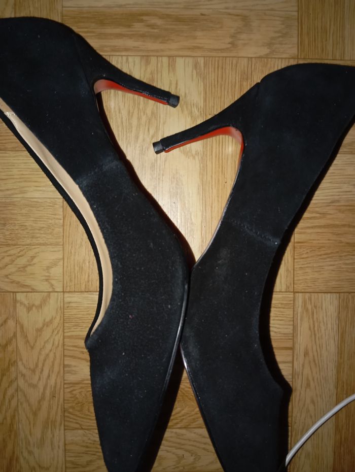 Escarpins Louboutin noires velours 39 - photo numéro 3