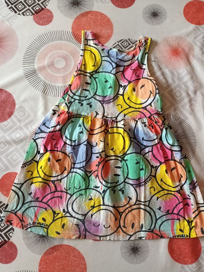 Robe smileys taille 3 4 ans - photo numéro 3