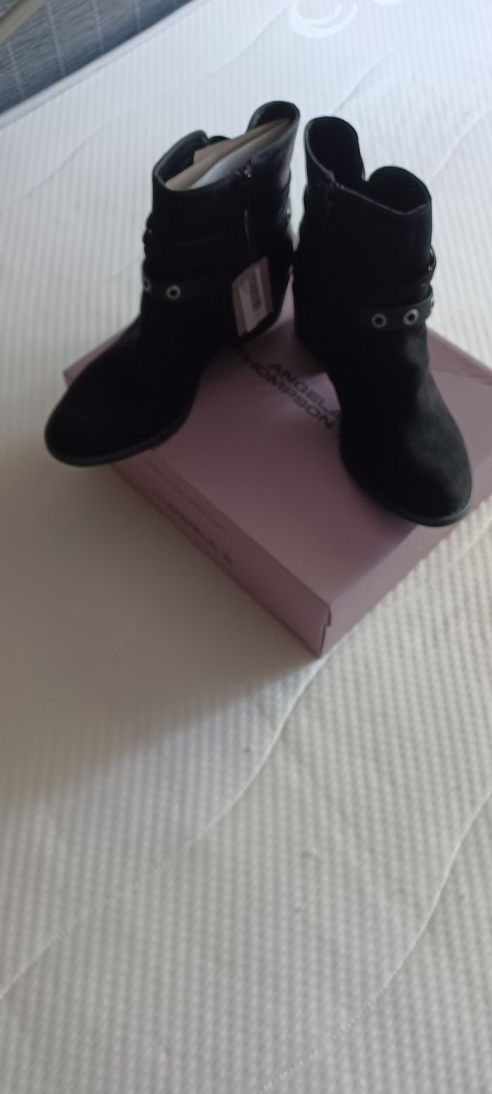 Très jolie mini bottes 👢 femme Pointure 38
