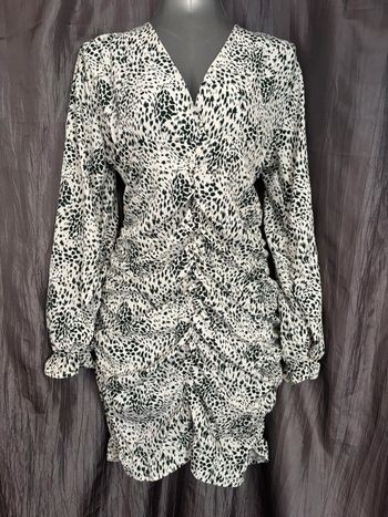 Belle robe de cocktail taille haute froncée avant et arrière neuve L/40