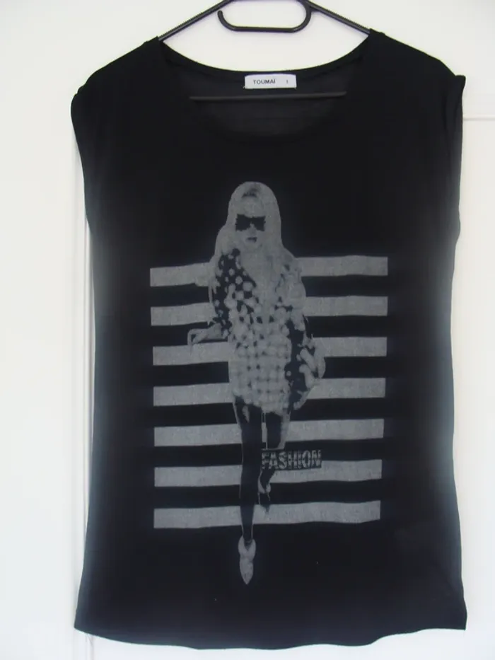 Tee shirt