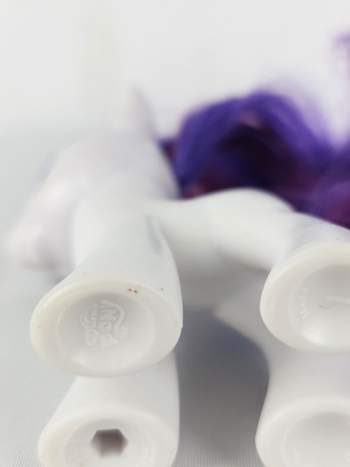My Little Pony MLP Rarity - G4 Licorne Blanche Crinière Violette - photo numéro 6