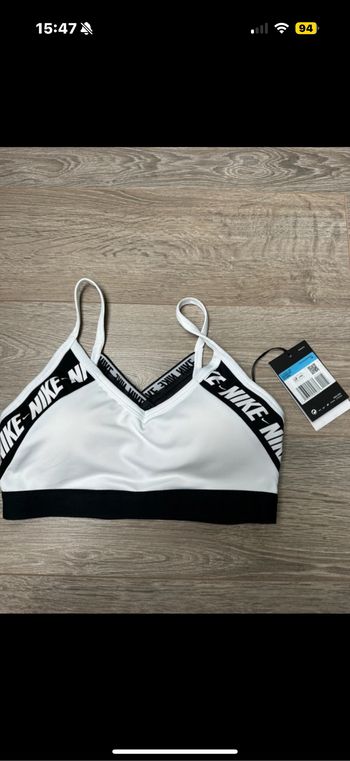 Brassière Nike Blanche et noir  Avec coussinets