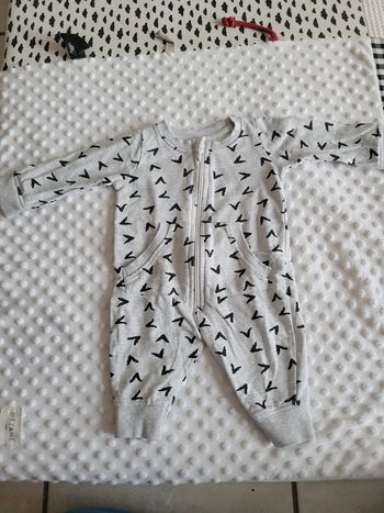 Pyjama 6 mois (62 cm) gris sans pieds – Look mixte