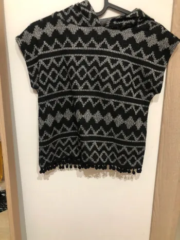 Pancho à capuche