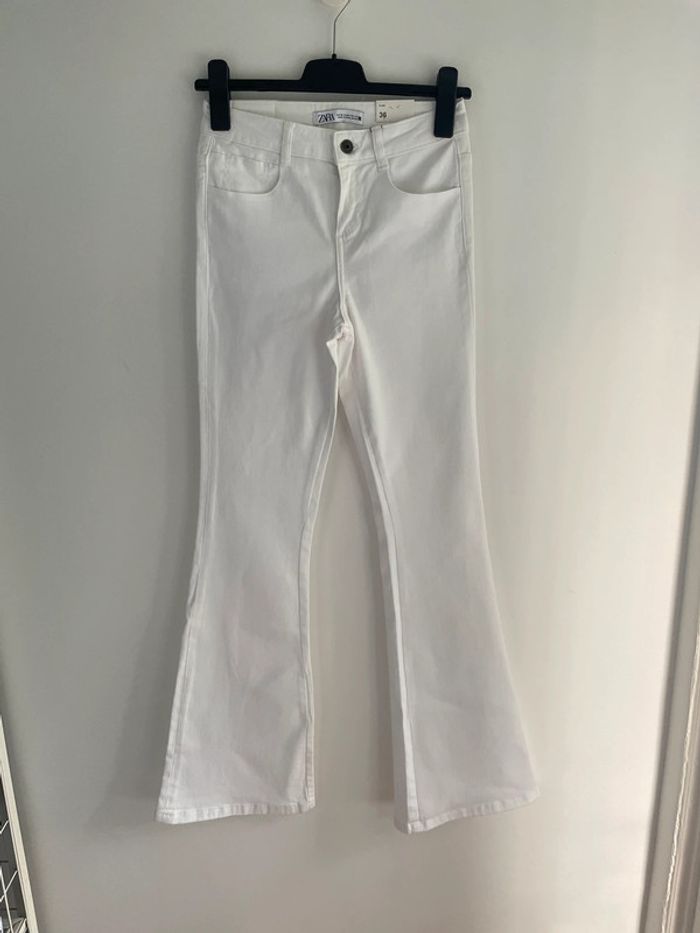 Jean blanc flare Zara neuf taille 36 - photo numéro 2