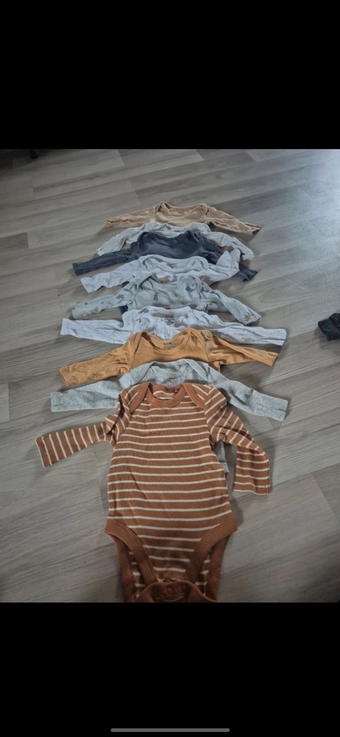 Lot vêtements bébé garçon 6 mois - photo numéro 4