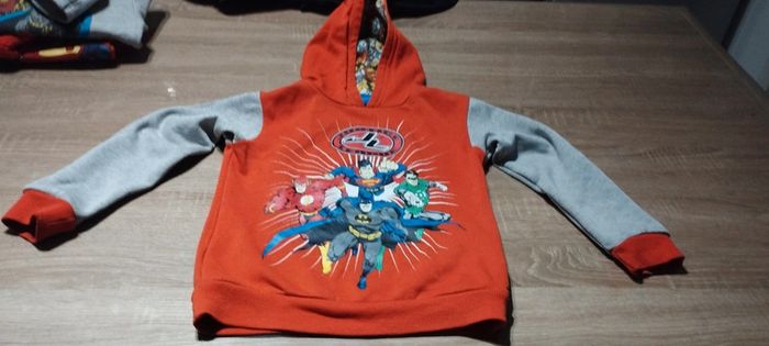 4 sweats à capuche taille 7/8 ans - photo numéro 3