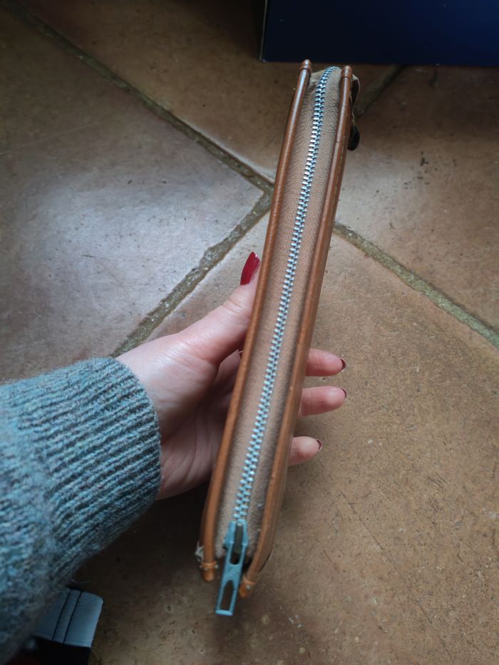 Pochette ancienne en similicuir couleur camel/marron clair - photo numéro 2