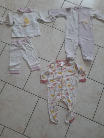 3 pyjamas 6mois