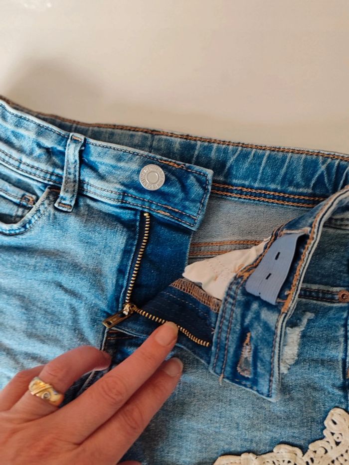 Short en jean H&M 8/9 ans - photo numéro 2