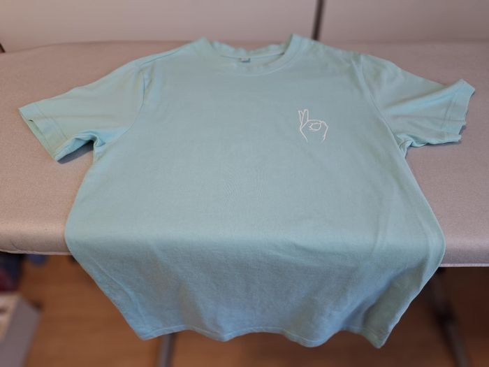 Joli tee-shirt femme Mister Tee S turquoise très bon état - photo numéro 4