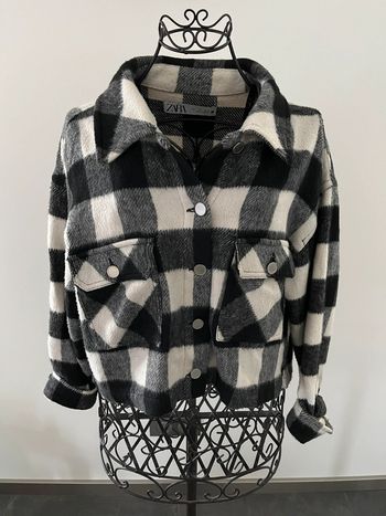 Veste courte à carreaux taille L Zara