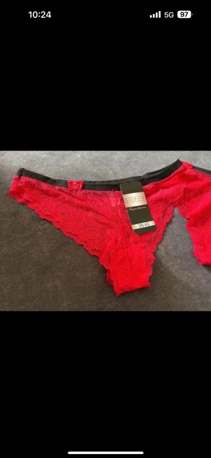 Lot de 2 culottes rouge en dentelle neuve steffy - photo numéro 2