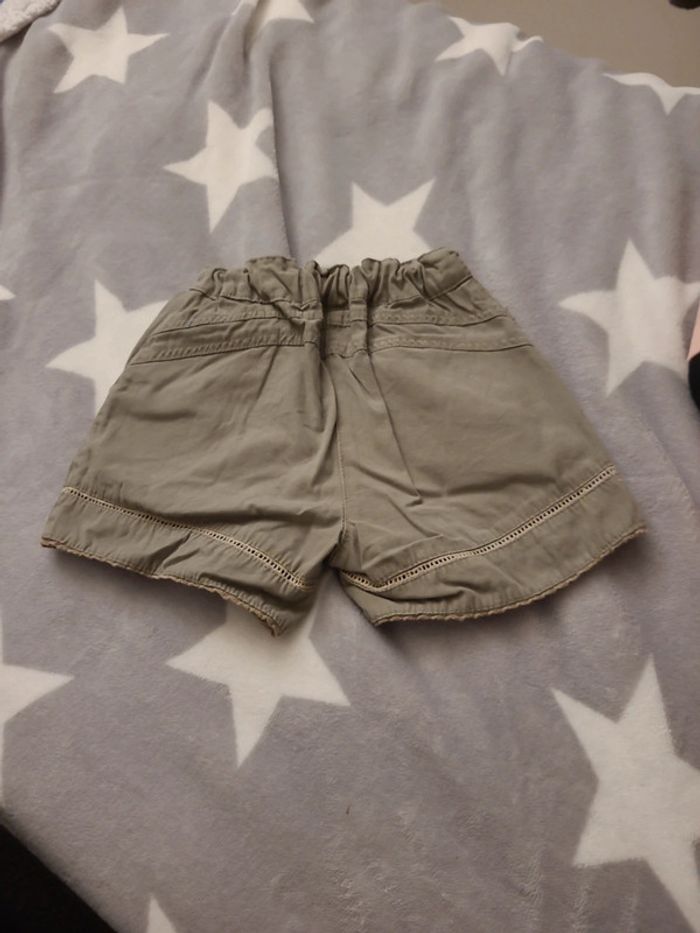 Short kaki - photo numéro 2