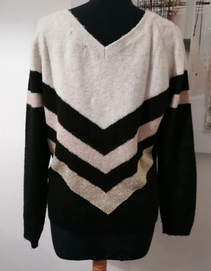 Pull col V sur le devant et l'arrière Bonobo taille S - photo numéro 2