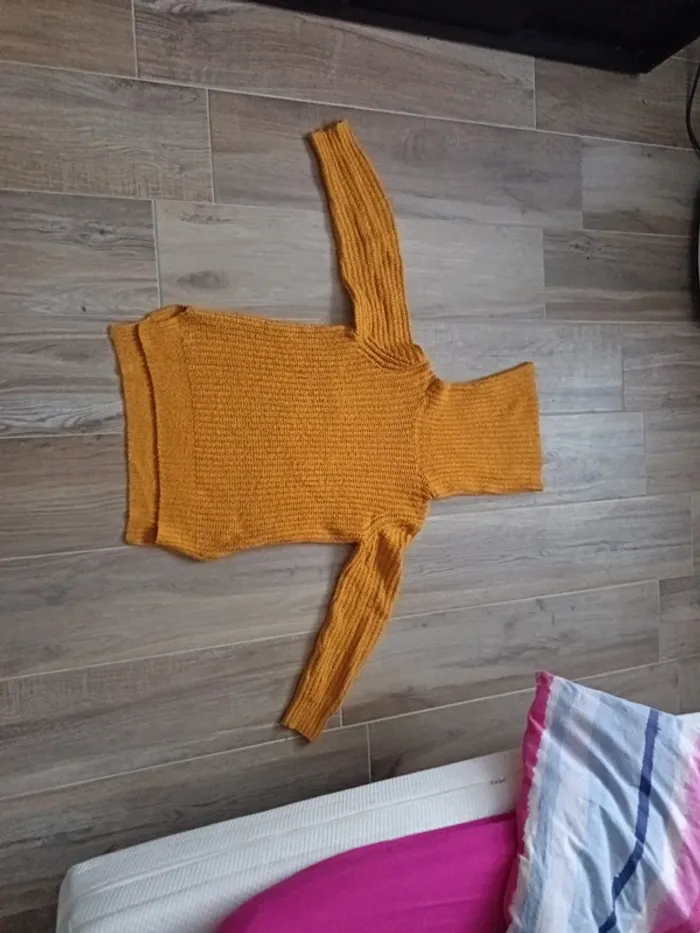Col roulé jaune moutarde femme