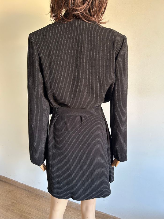 Robe portefeuille noire neuve avec rayures Morgan taille 38 (valeur 75€) - photo numéro 5
