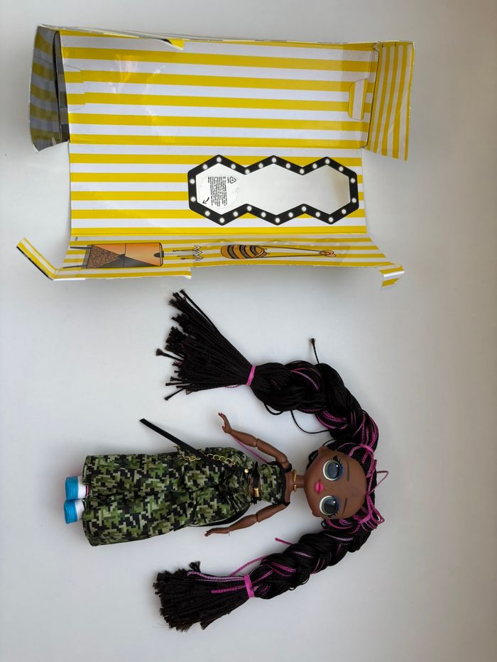 Lot de plein d'équipement et de poupée LOL - photo numéro 2