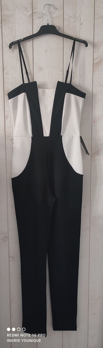 Combinaison noire et blanche taille s