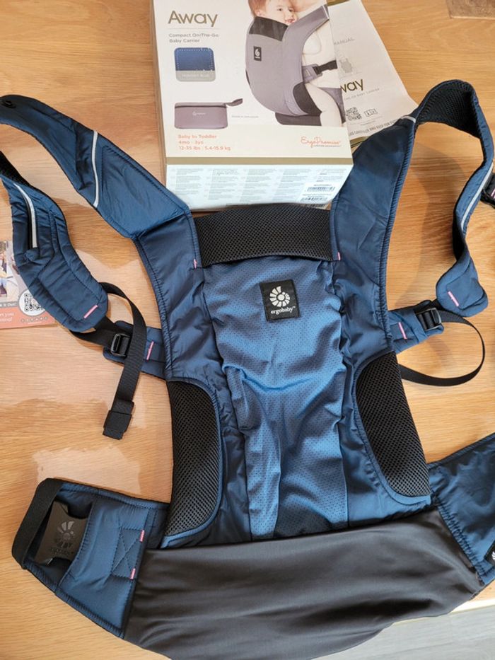 Porte-bébé ergobaby Away Neuf