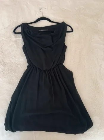 Robe noire taille 38