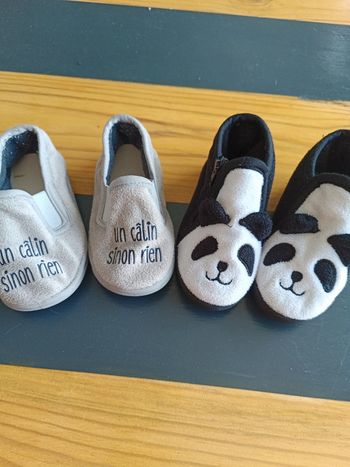 Lots 2 paires de chaussons