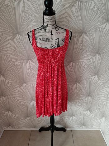 Jolie robe d'été fleuris taille 36