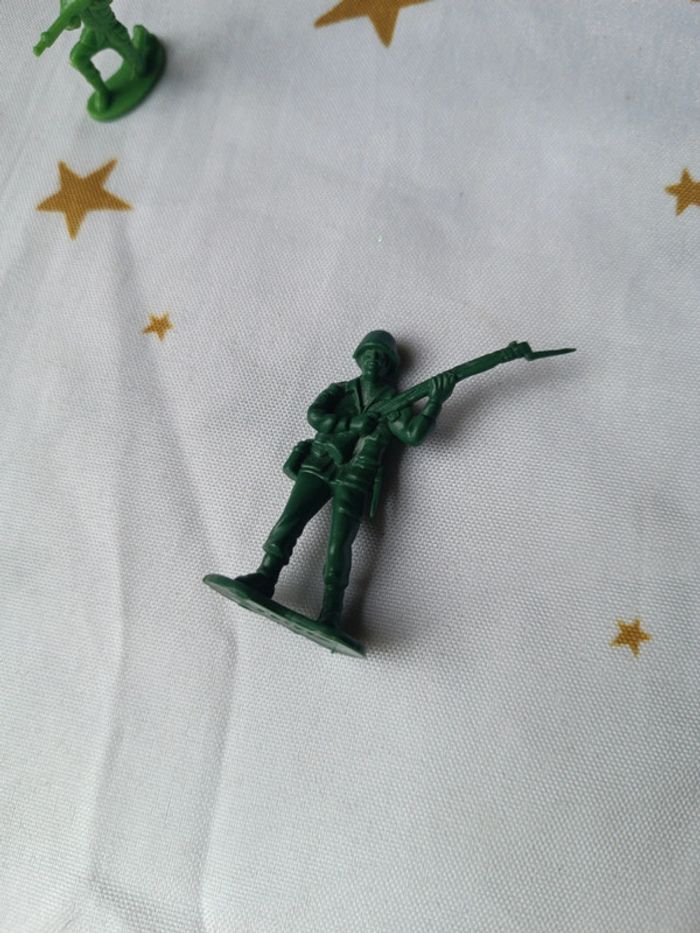 Petit soldat soldier chevalier knight 1995 lm Disney épée fusil argenté silver vert green gris grey - photo numéro 6