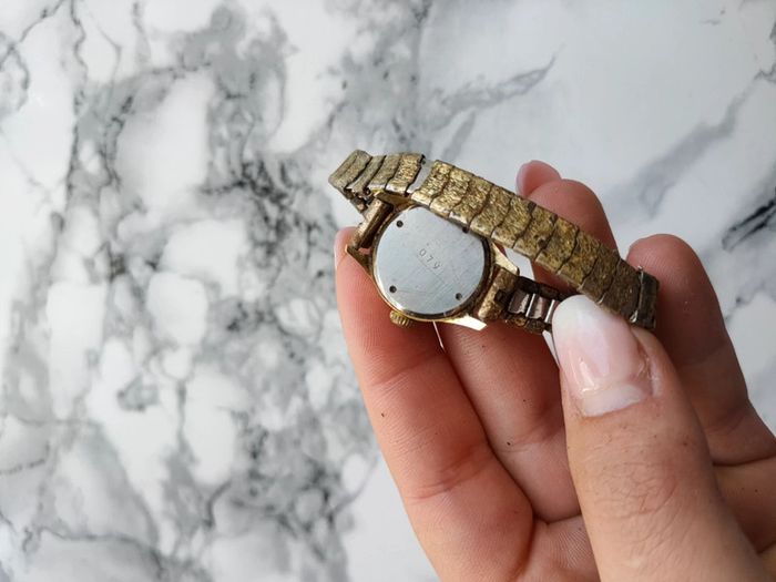 Montre vintage doré - photo numéro 12