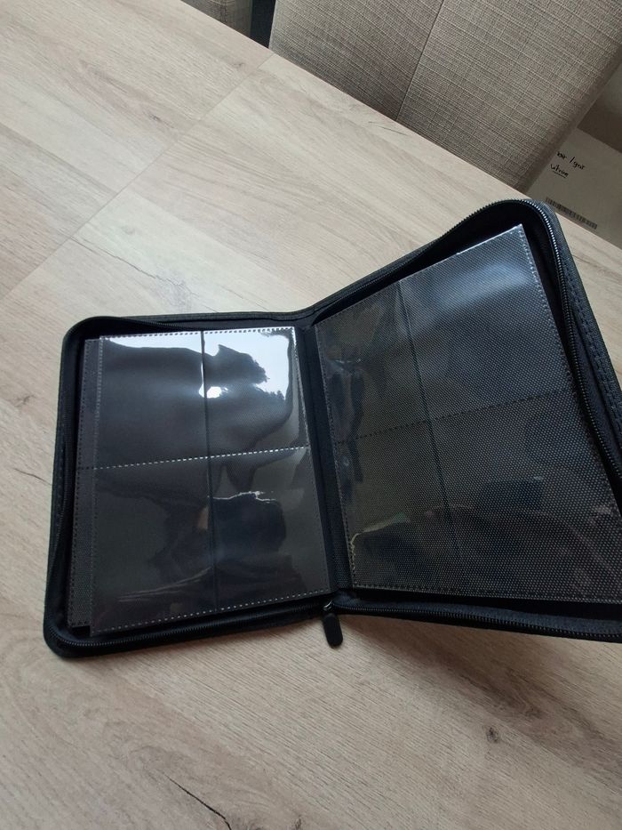 Binder classeur noir pour 160 pochettes cartes a collectionner Pokémon TCG - photo numéro 3