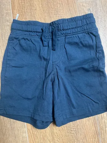 Short 2 ans