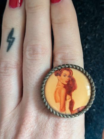 Bague style rétro Pinup