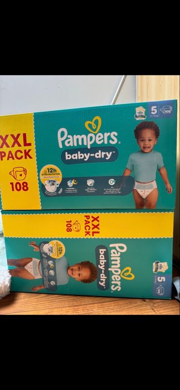 Lot de 2 paquets XXL de couches Pampers Baby Dry, taille 5 (11-17 kg).