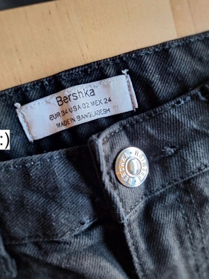Jean pour femme taille XS Marque Bershka très bon état - photo numéro 5