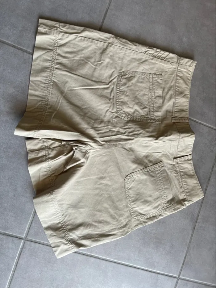 Short kaki clair taille 42 - photo numéro 2