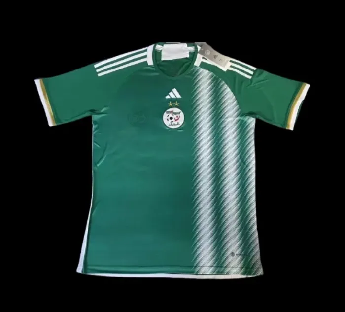 Maillot de foot Algérie extérieur 22/23 taille S produit neuf