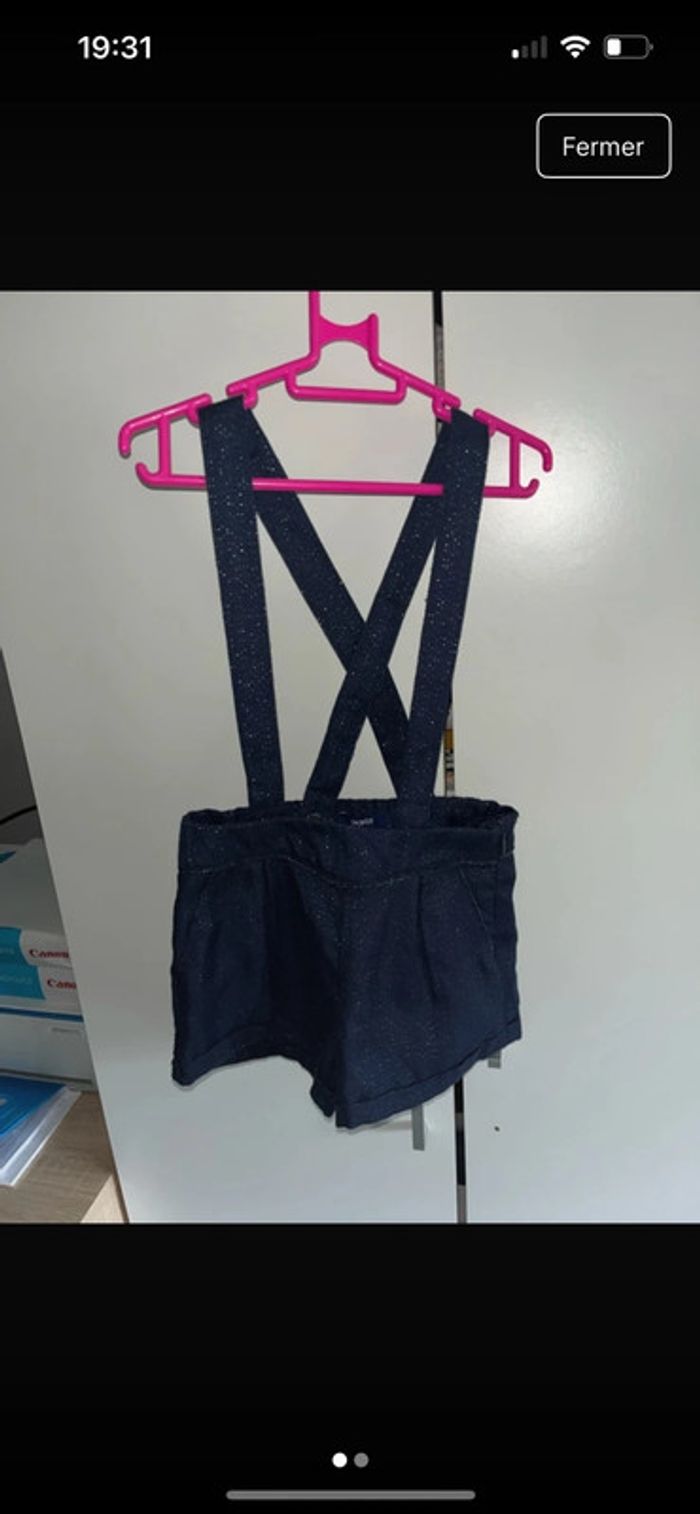 Short à bretelle