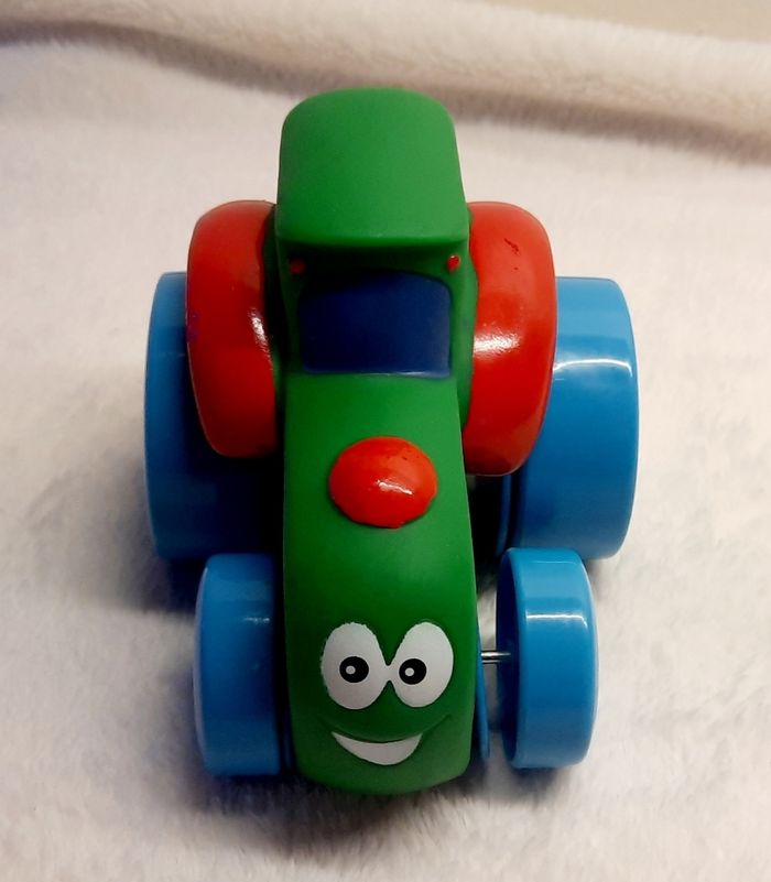 Gros tracteur bébé