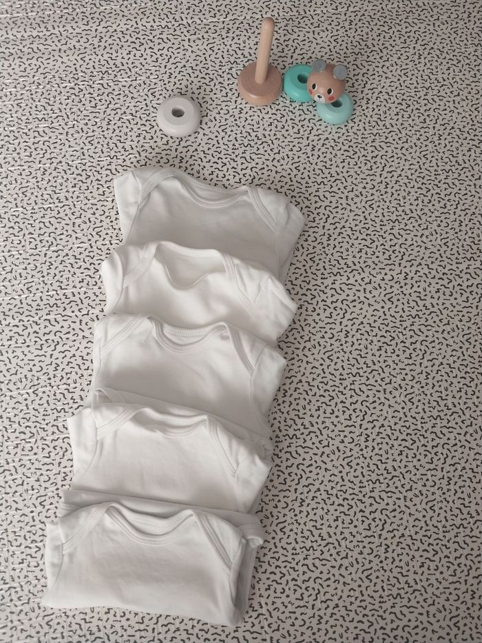 Lot 5 bodies bébé manches longues C&A - photo numéro 6