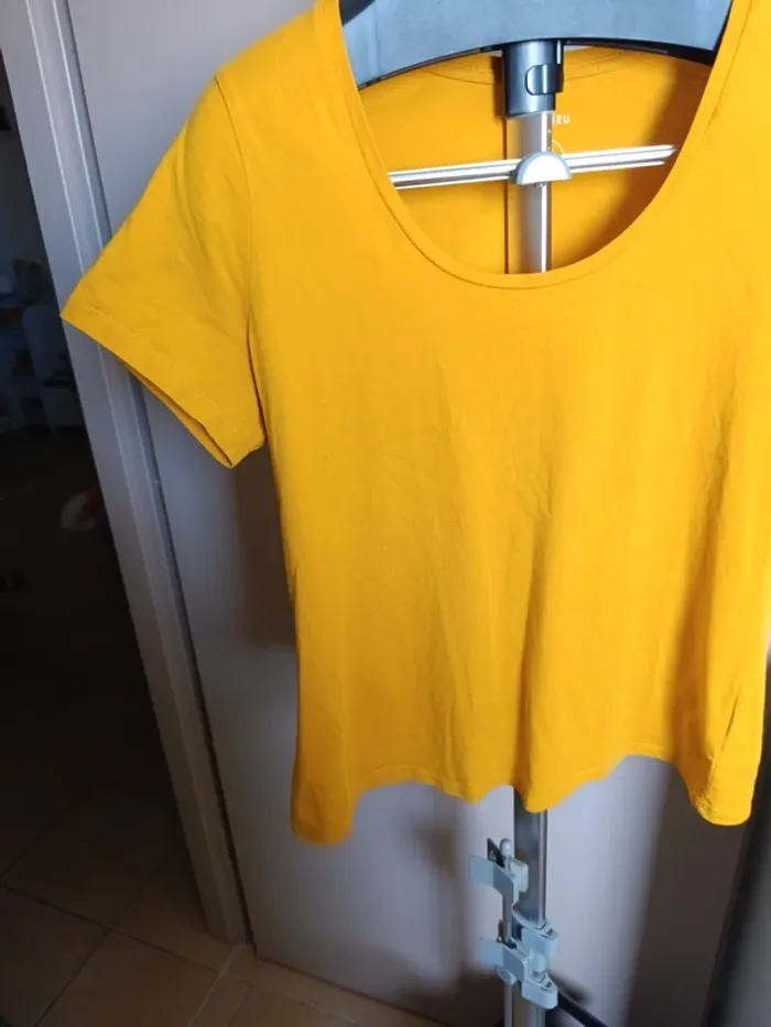 T-shirt moutarde - photo numéro 3