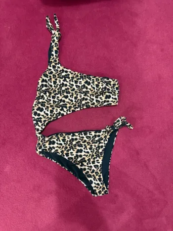 Maillot de bain une pièce léopard asymétrique 3 calzedonia