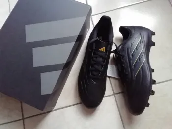 Chaussure de foot - crampons Copa Pure 2 Club F X G idéales 43 - 43,3 ( petit 44 2/3) Neuves encore 