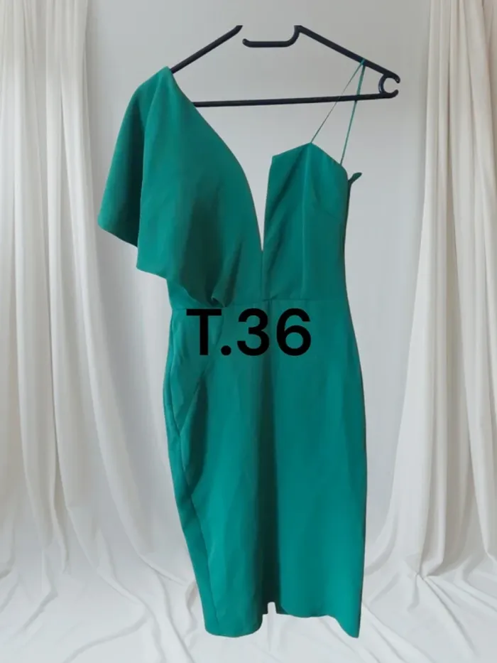 Magnifique robe T. 36 neuve avec étiquette - photo numéro 2