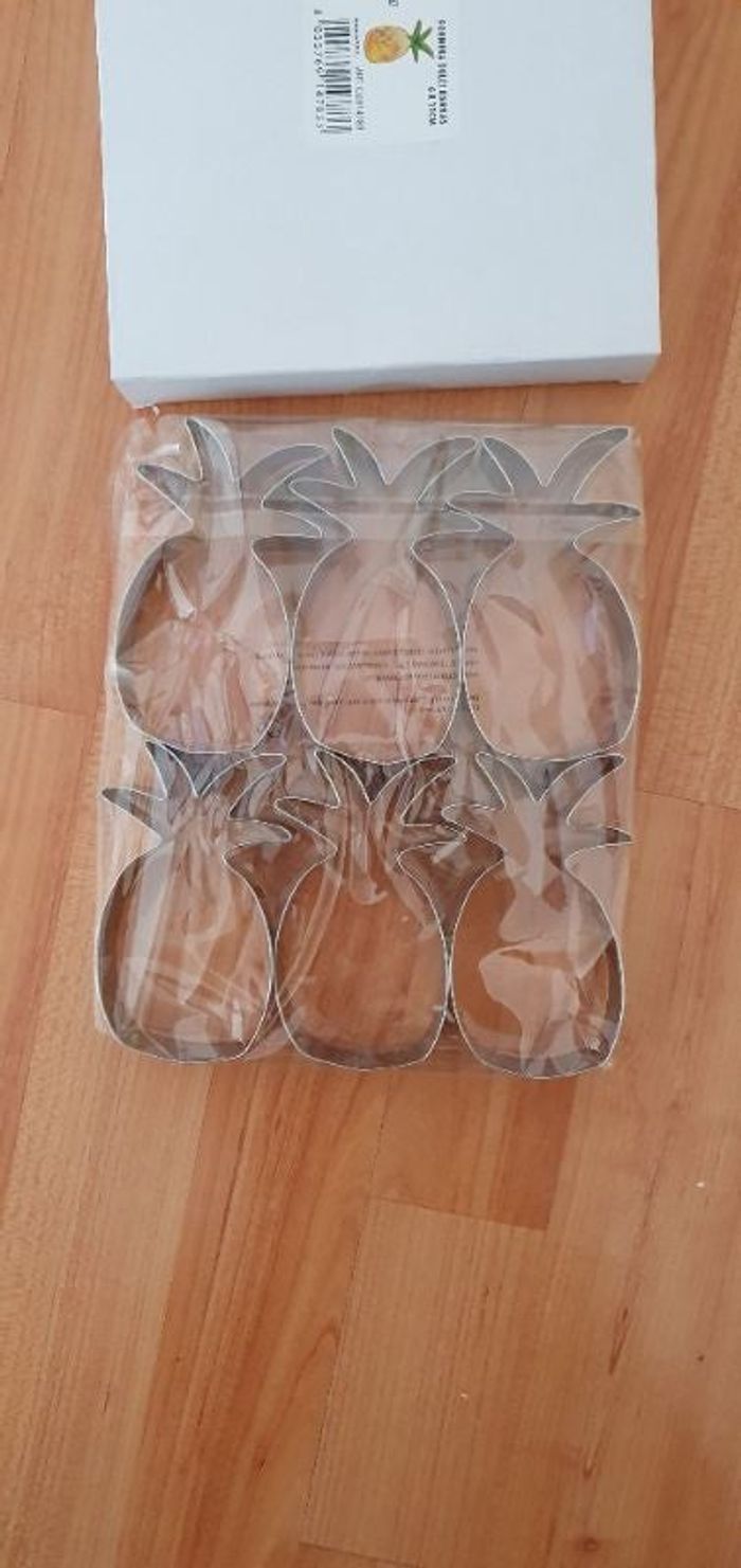 6 emporte pièces ananas