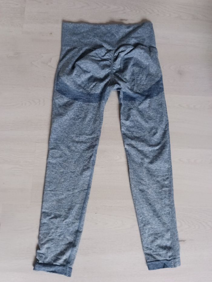 Petit lot sport, pantalon,  legging, débardeur - photo numéro 3