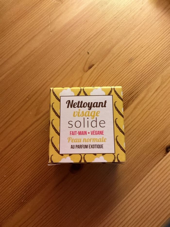 Nettoyant visage solide LAMAZUNA